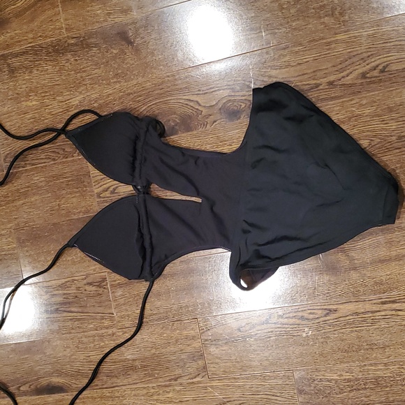 Monokini - Picture 3 of 3